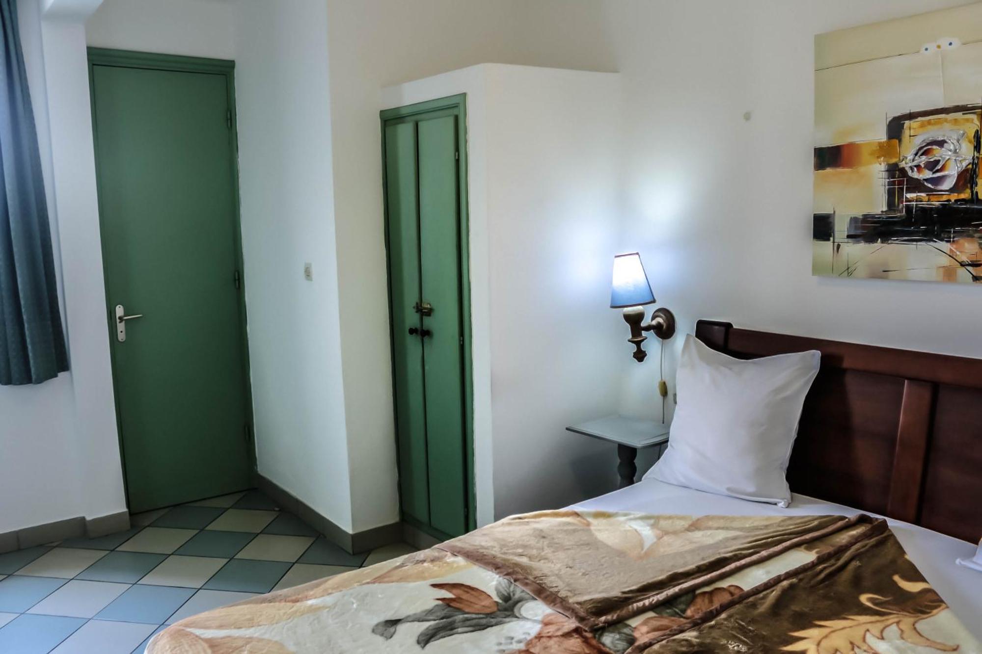 Tchero Appartement 1 Дуала Экстерьер фото
